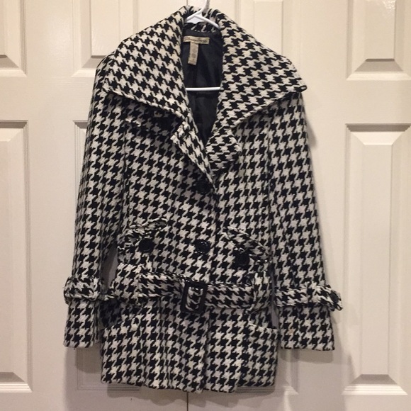 American Rag Jackets & Blazers - Black and white houndstooth jacket